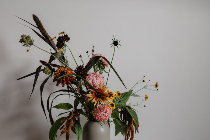 How to Make a Flower Arrangement from Things Found Outside