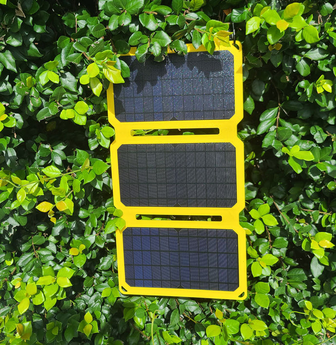 REVIEW – I’ve talked before about how reliant we Gadgeteers are on power.  We love gadgets and gadgets love power.  How about a gadget that doesn’t run on power – it creates power!  Let’s take a look at the SunJack 25W foldable ETFE monocrystalline...