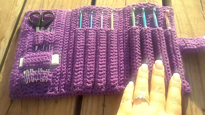 Crochet hook case by Juliet Barber (7 years ago)