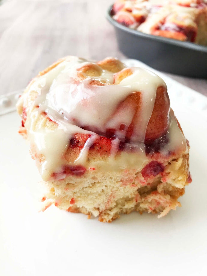 Skinny Strawberry Cinnamon Rolls