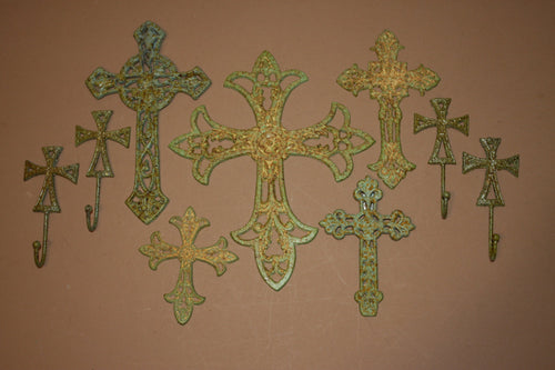 9) Shabby Distressed Farmhouse Wall Decor, Cast Iron Wall Crosses Old Fashion Design ~ Matching Wall Hooks